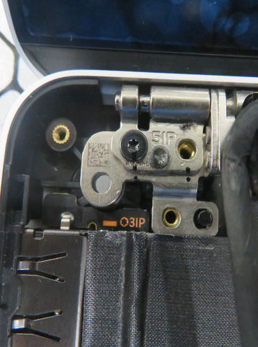 Screenshot that shows aligning the AB Cover to the D Bucket before installing hinge screws.