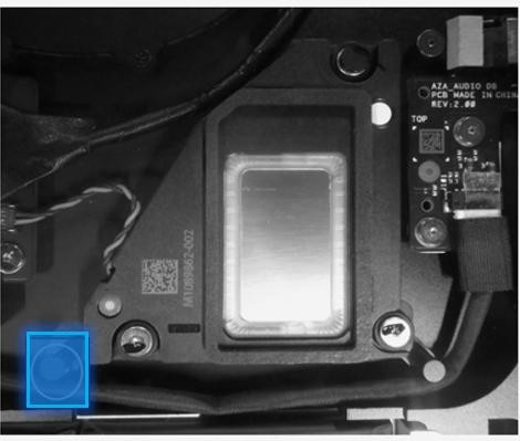 Screenshot that shows lid top rubber applied to right speaker on 15-inch model.