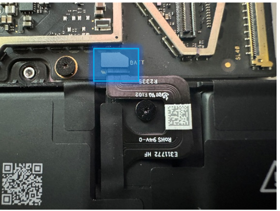 Screenshot that shows battery FPC aligned and pressed into motherboard connector
