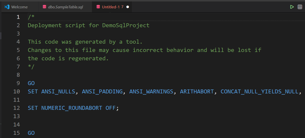 Captura de pantalla del script de implementación generado abierto para su revisión en el editor.