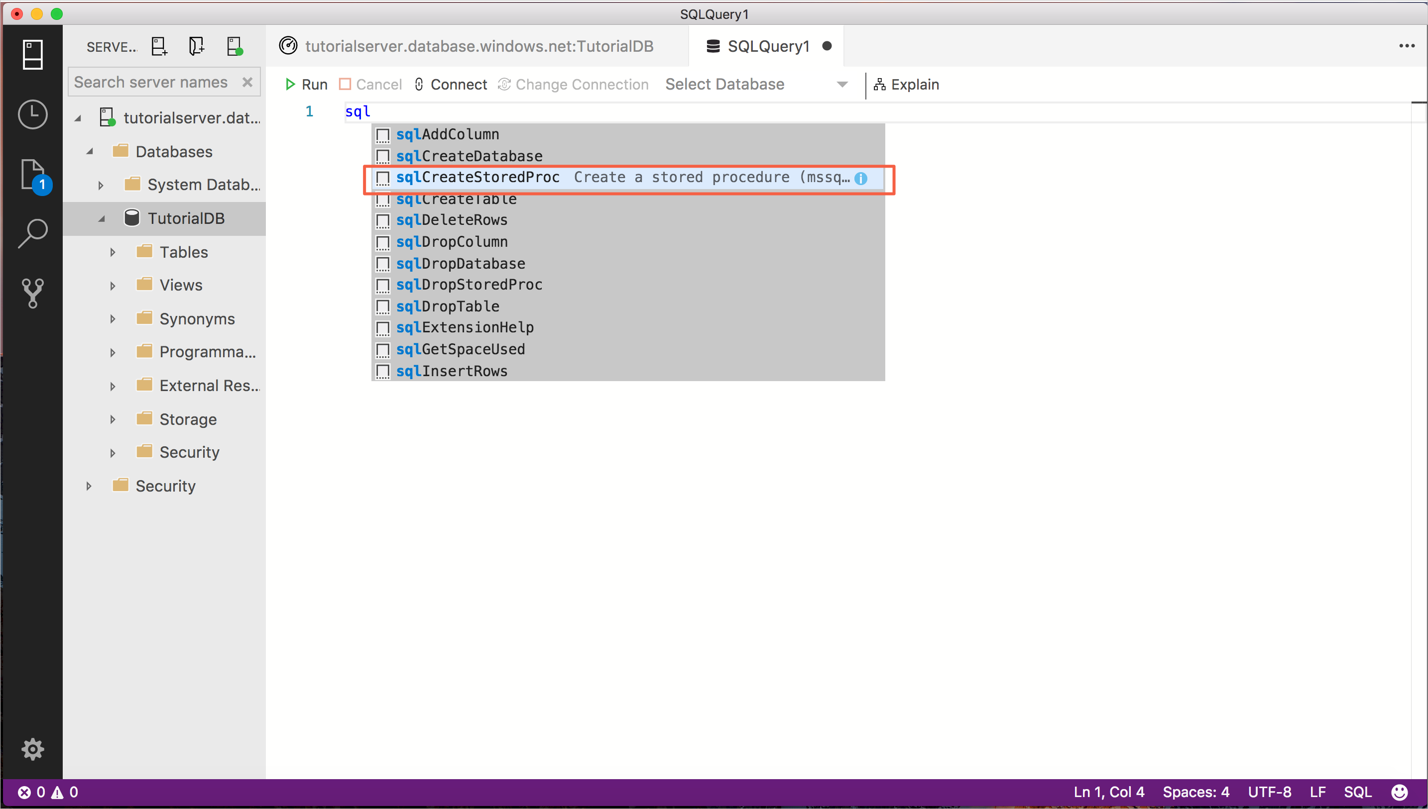 クエリ エディターに SQL が入力され、sqlCreateStoredProcedure オプションが強調表示されているスクリーンショット。