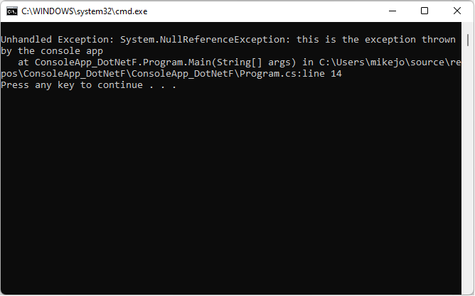 ThrowsNullException.exe のコンソールのスクリーンショット。これはハンドルされない null 参照例外 (System.NullReferenceException) をスローします。