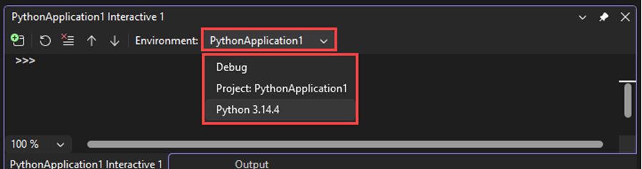 Captura de ecrã que mostra como selecionar o interpretador Python no menu suspenso Ambiente na Janela Interativa no Visual Studio.