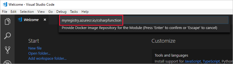 屏幕截图显示在 Visual Studio Code 中添加 Docker 镜像存储库名称的位置。